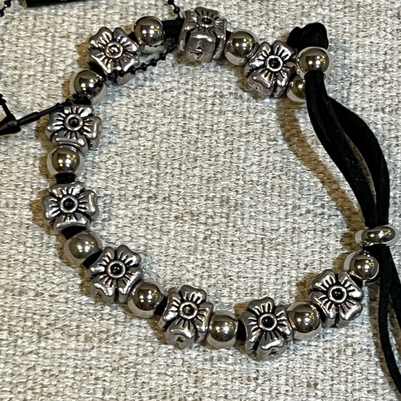 NWT Taramanda Silver Charm Bracelet - Picture 2 of 5